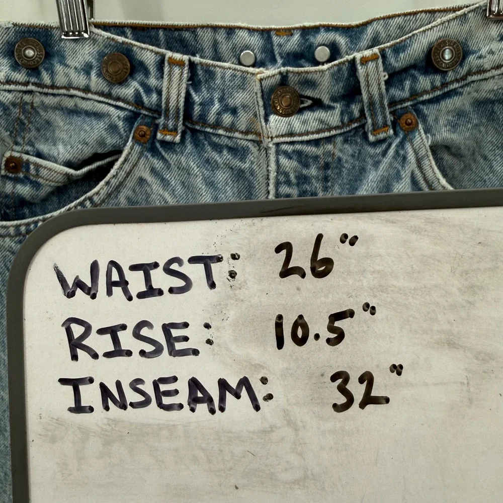 Levis some cracking