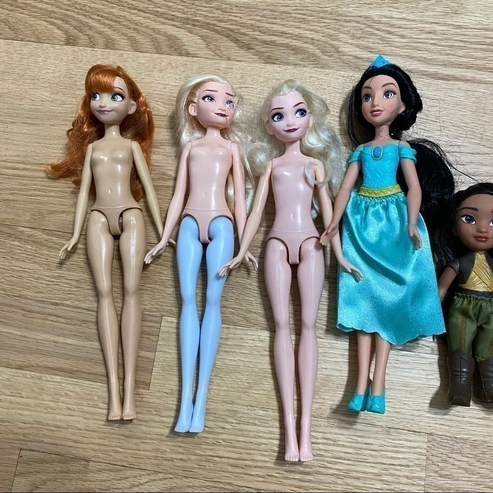 Disney doll bundle