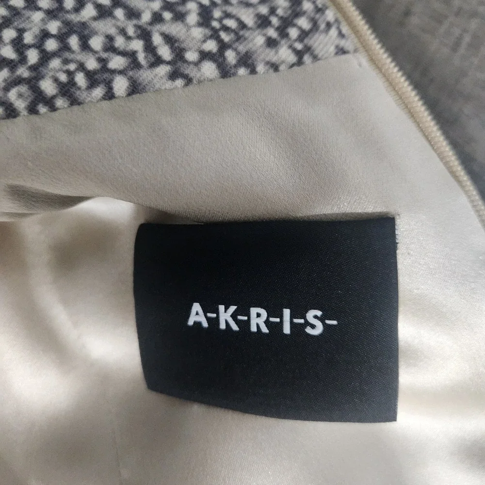 Akris elegant asymmetrical