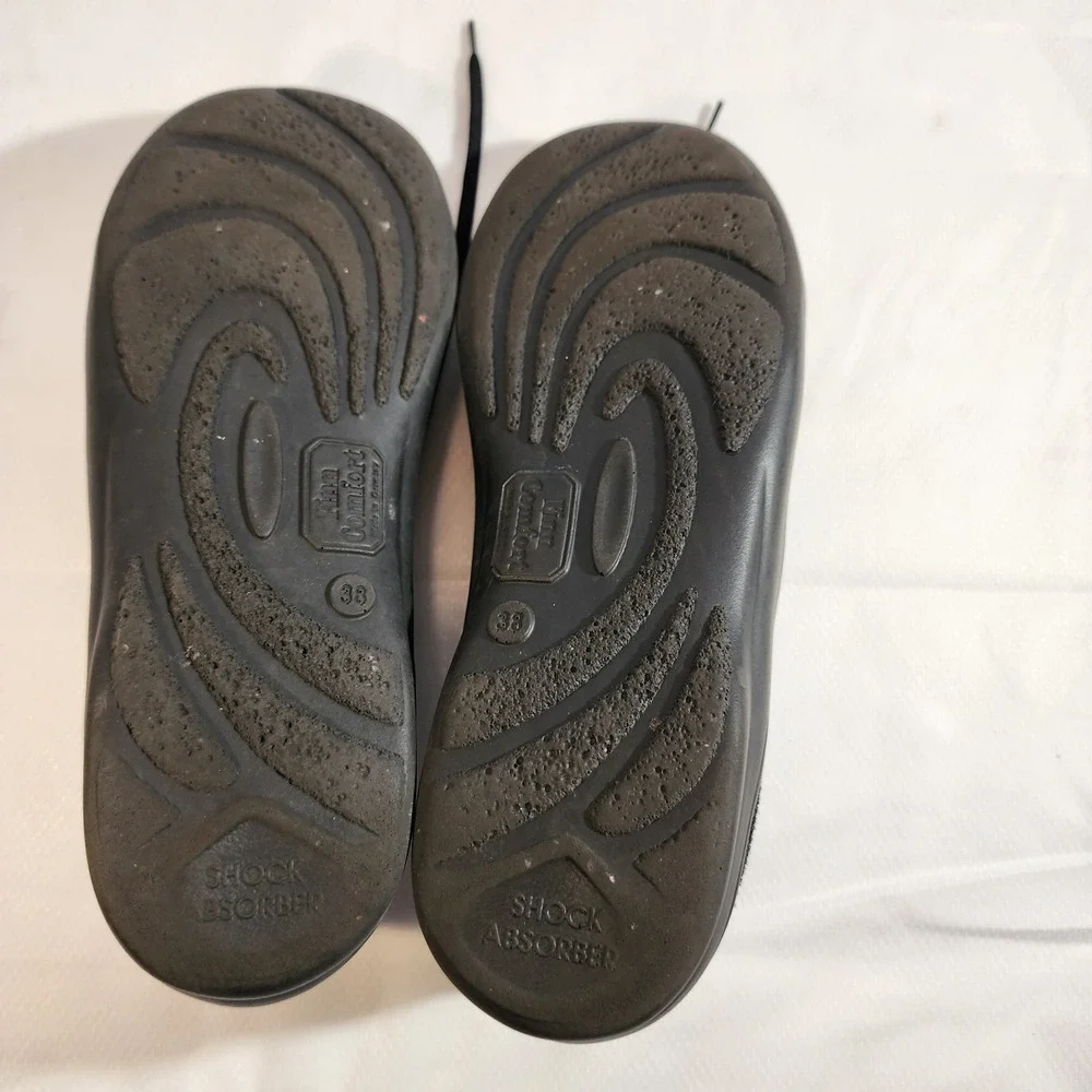 Finn Comfort known wear them