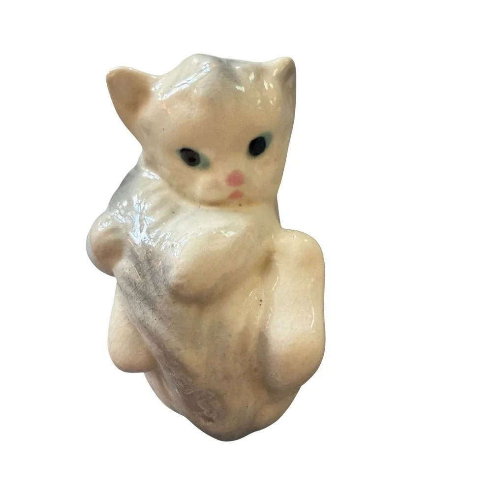 Vintage‎ Japan Ceramic Kitten Figurine Playful White Grey Cat Blue Eyes Crazing