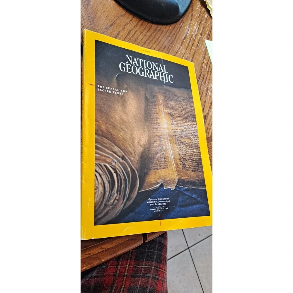 Vintage December‎ 2018 National Geographic Journal Magazine Paperback Book