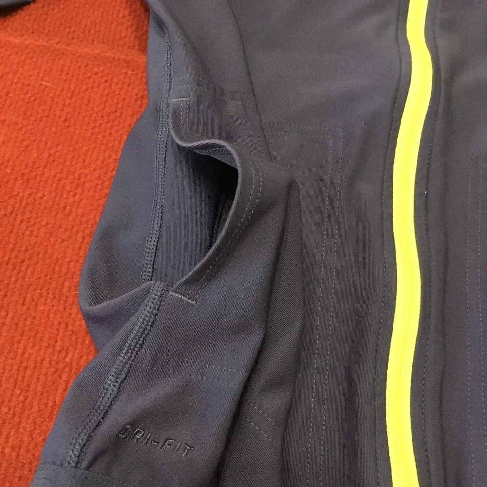 Nike Jacket Womens Medium Purple Dri-Fit Running Full Zip‎ Jacket Thumbholes