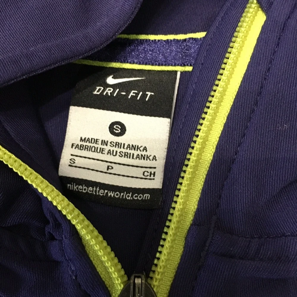 Nike Jacket Womens Medium Purple Dri-Fit Running Full Zip‎ Jacket Thumbholes