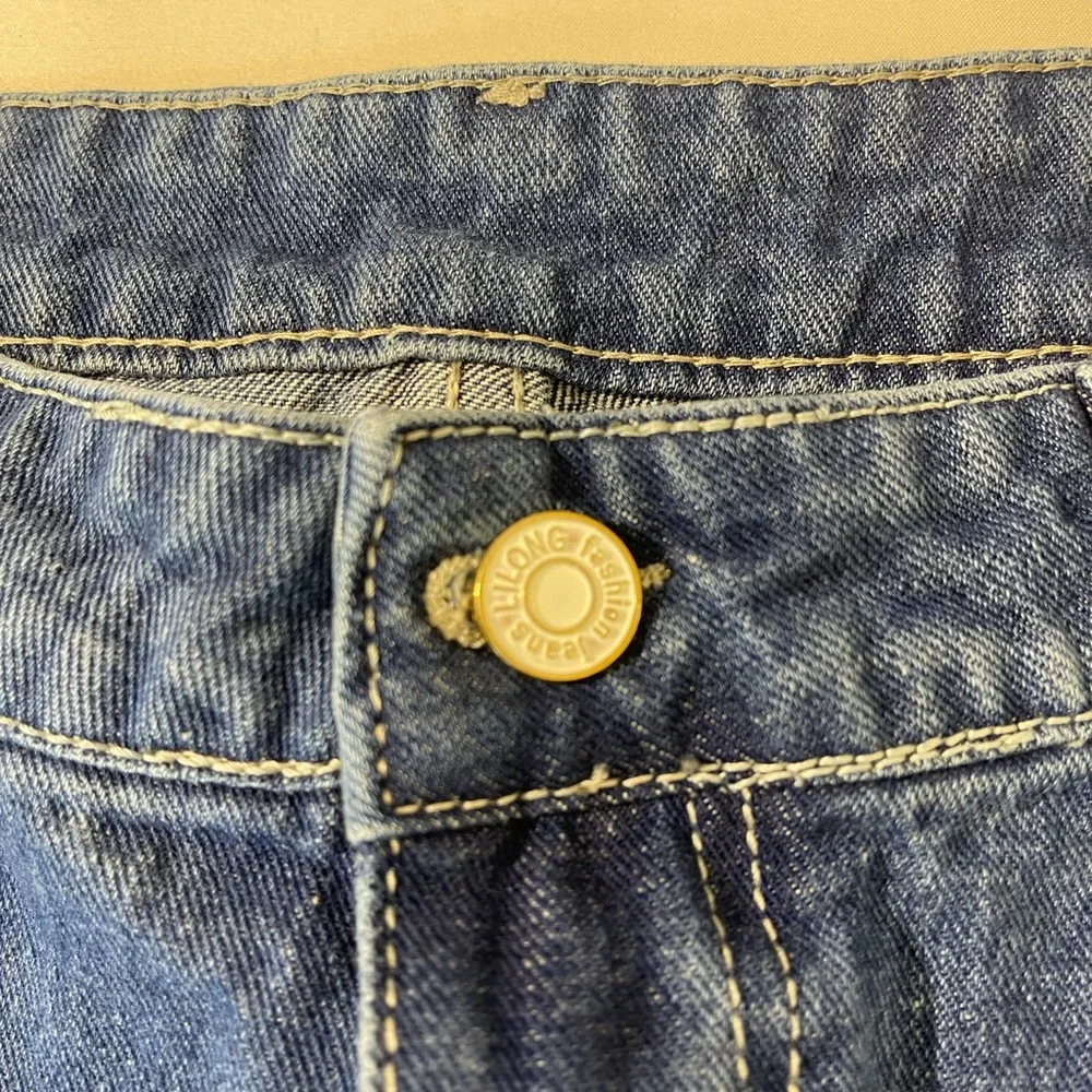 Lilong fashion, Women’s shorts good condition. Preowned. size large