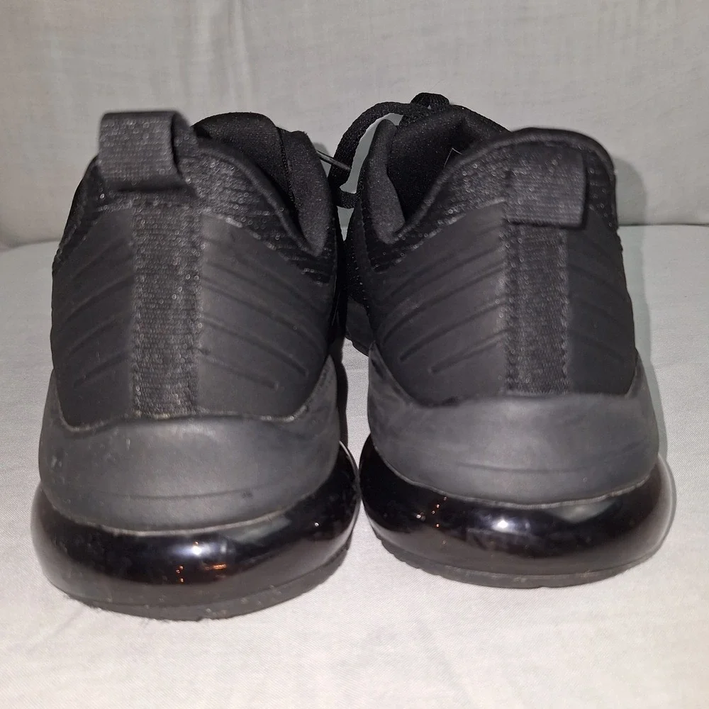 Avia women size