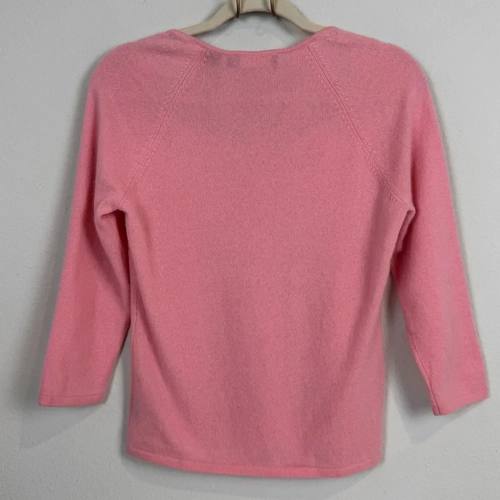 Dana Buchman sleeves gently