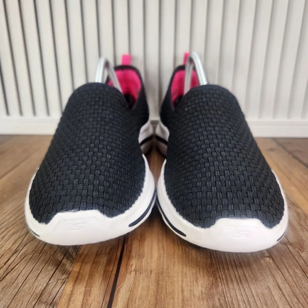 Skechers used good