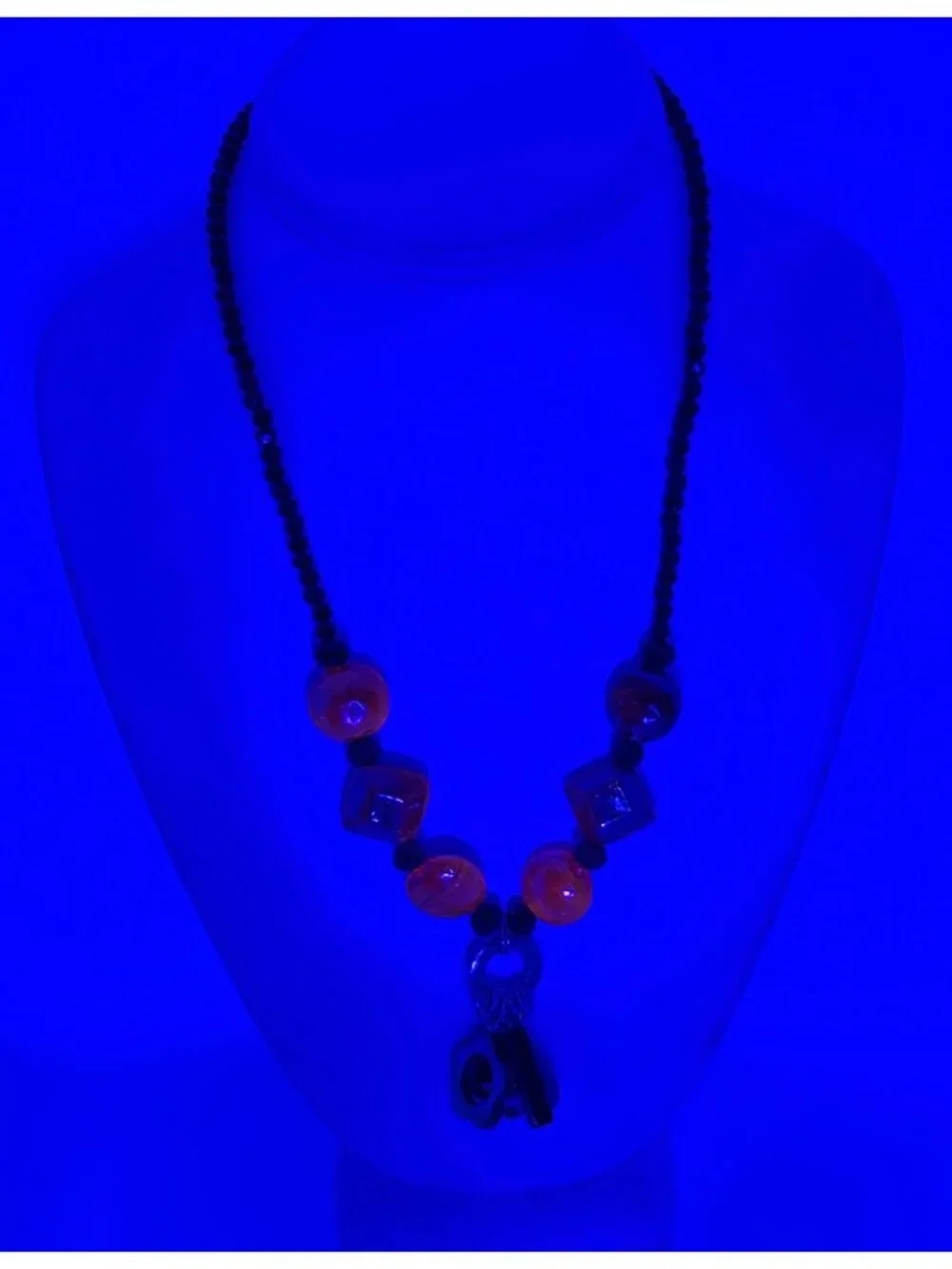 Estate this necklace