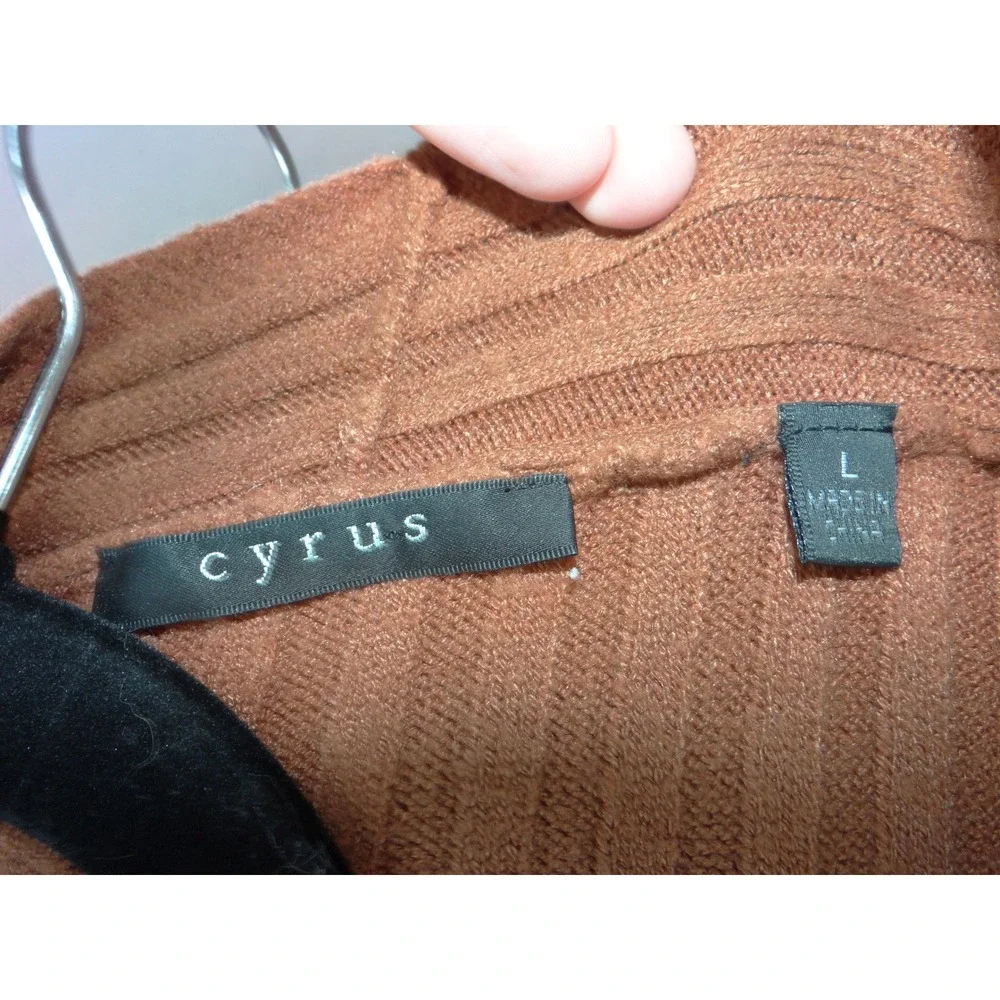 Cyrus open front