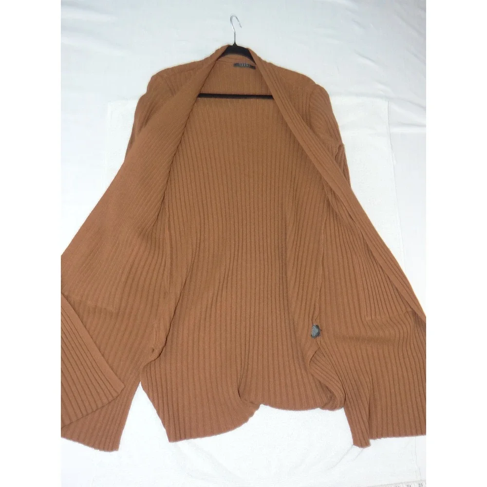 Cyrus open front