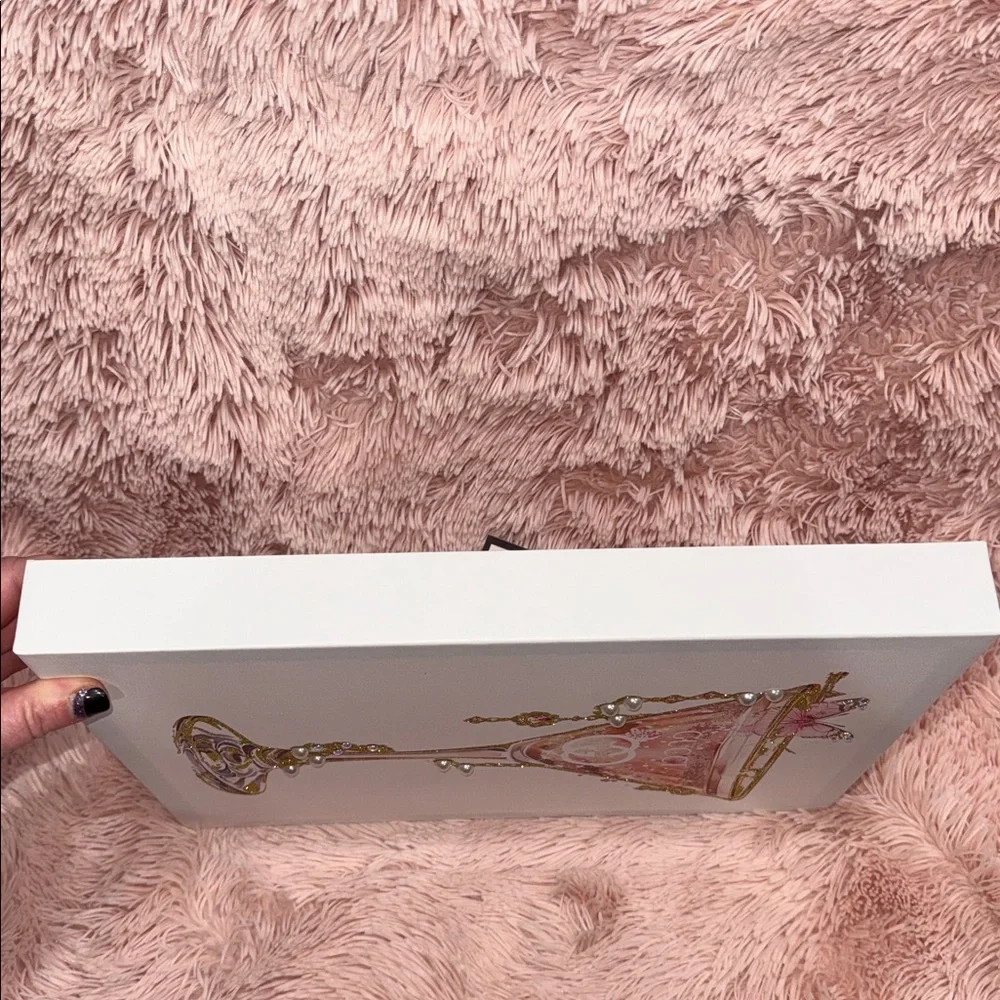 N/A luxury inspired