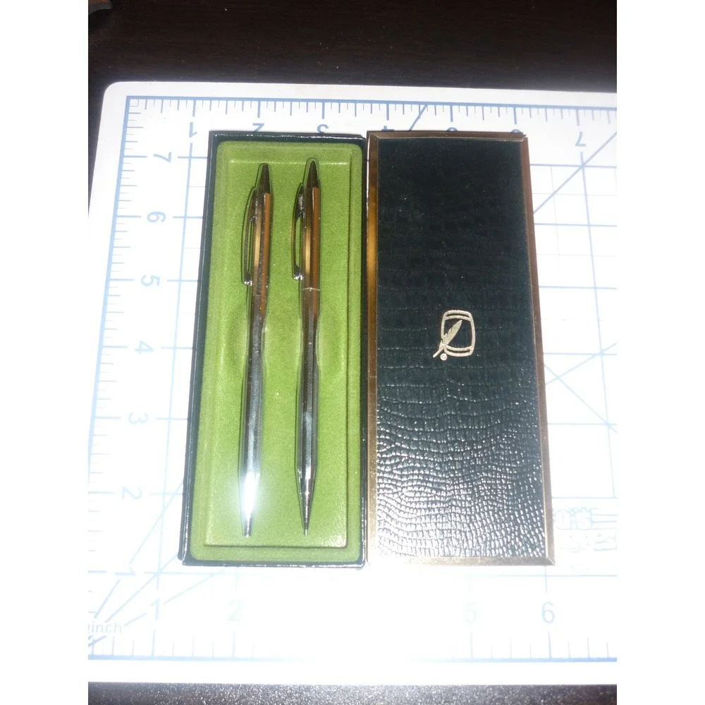 Quill business velvet
