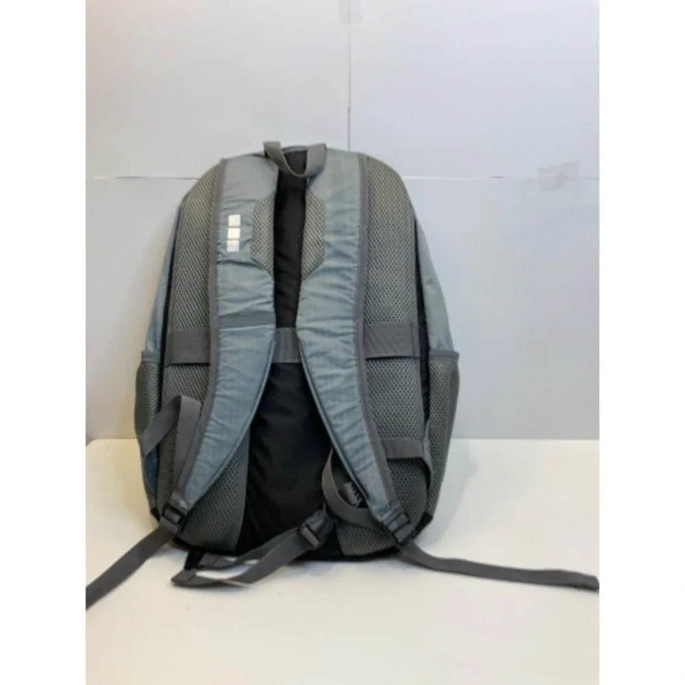 Buxton backpack features