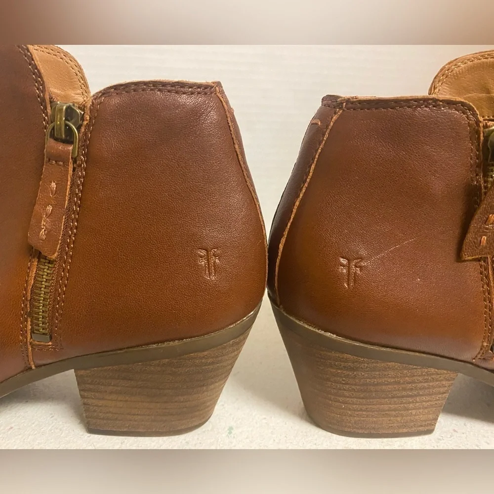Frye elegant leather