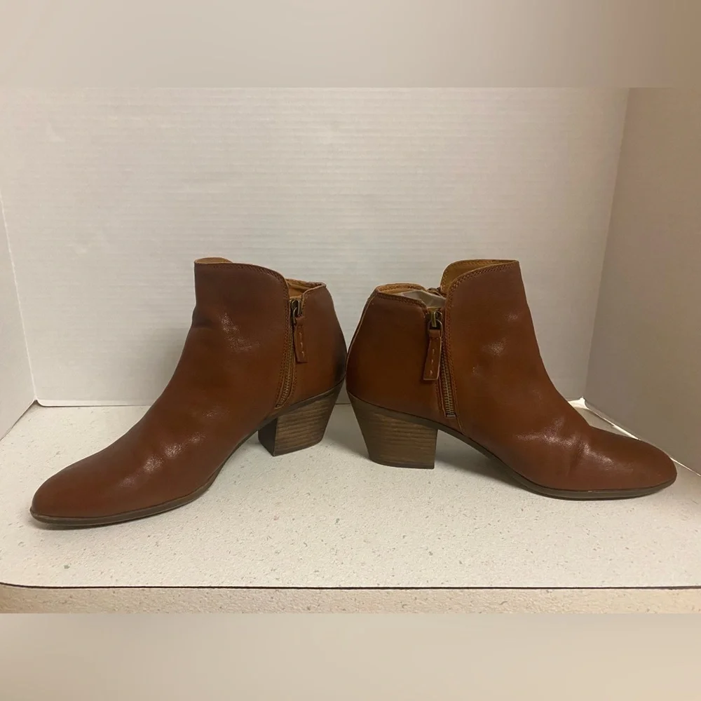 Frye elegant leather