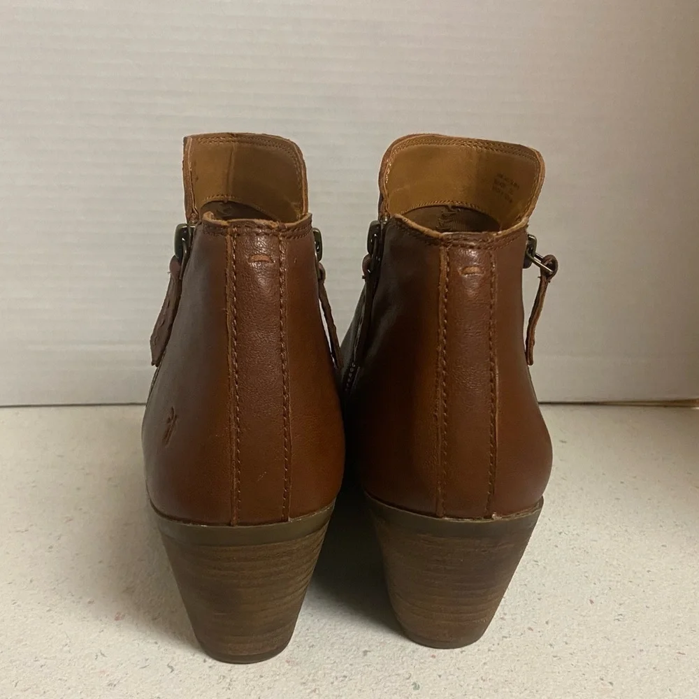 Frye elegant leather