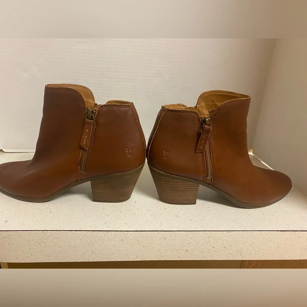 Frye elegant leather