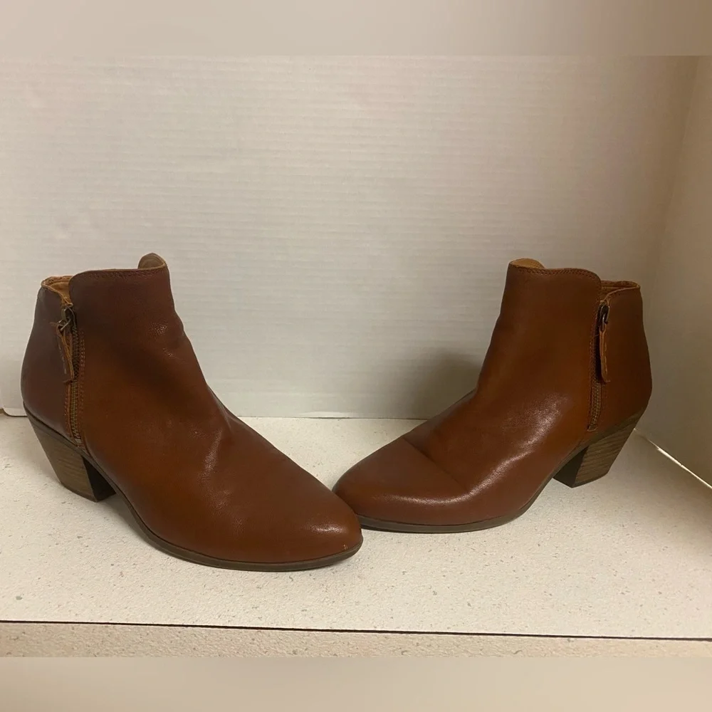 Frye elegant leather