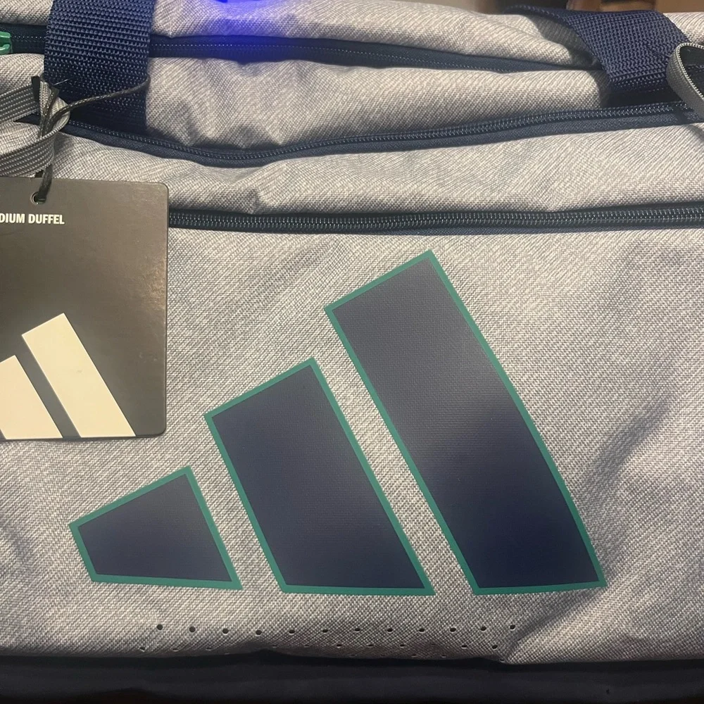 adidas very roomy