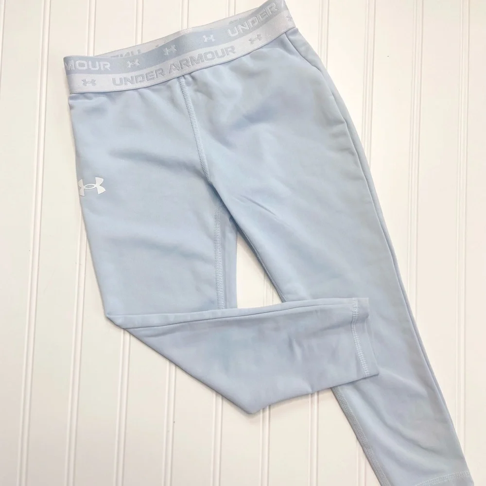 •Under Armour• girls capri leggings