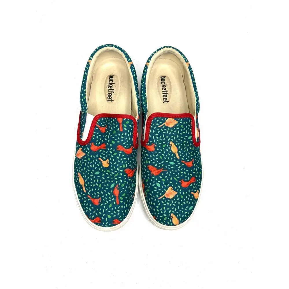 Bucketfeet Cardinal Bird Print Slip-On Canvas Sneakers Women's Sz 9 Artsy Whimsy