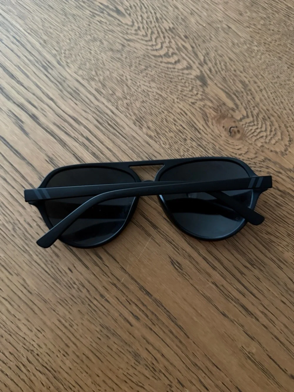 Blenders Eyewear sleek black