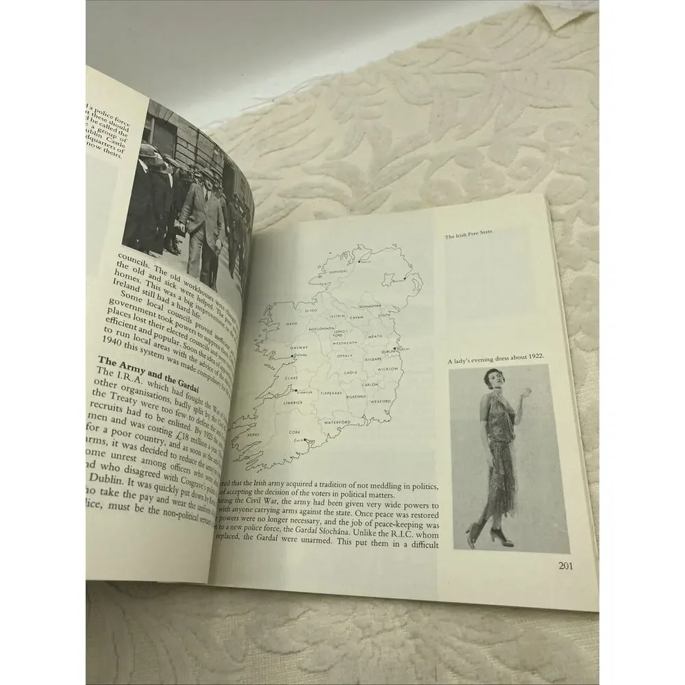 Ireland 1800-1970 M.E. Collins Paperback 1976 Publication