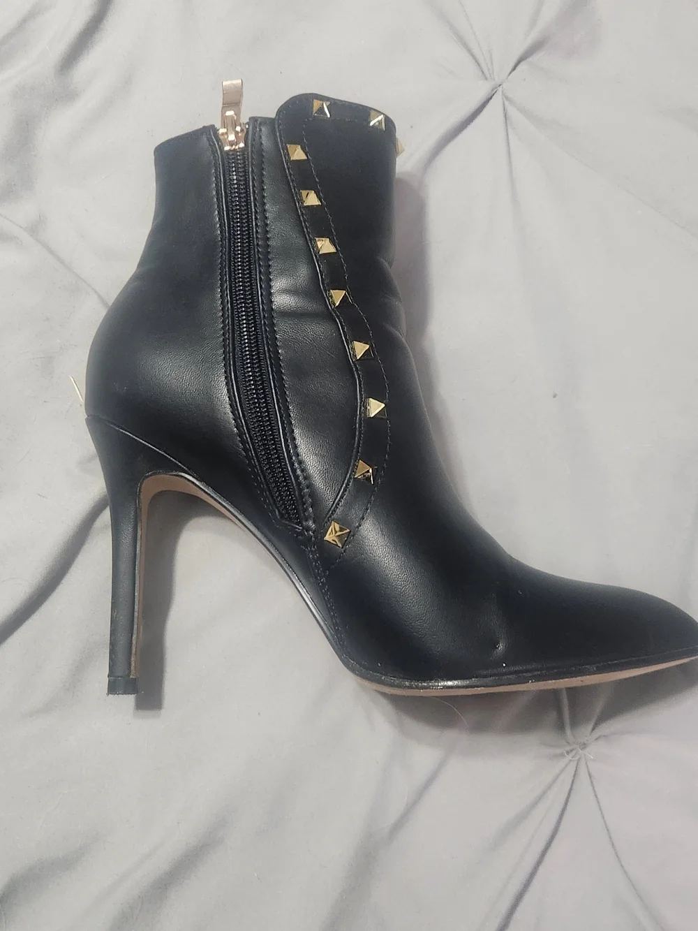 Nicole Miller New York sleek black
