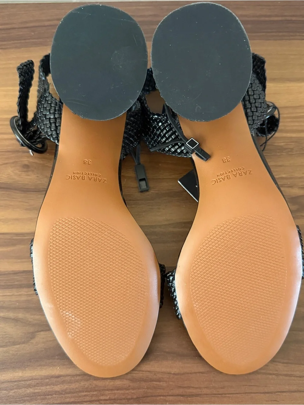 Zara chic black