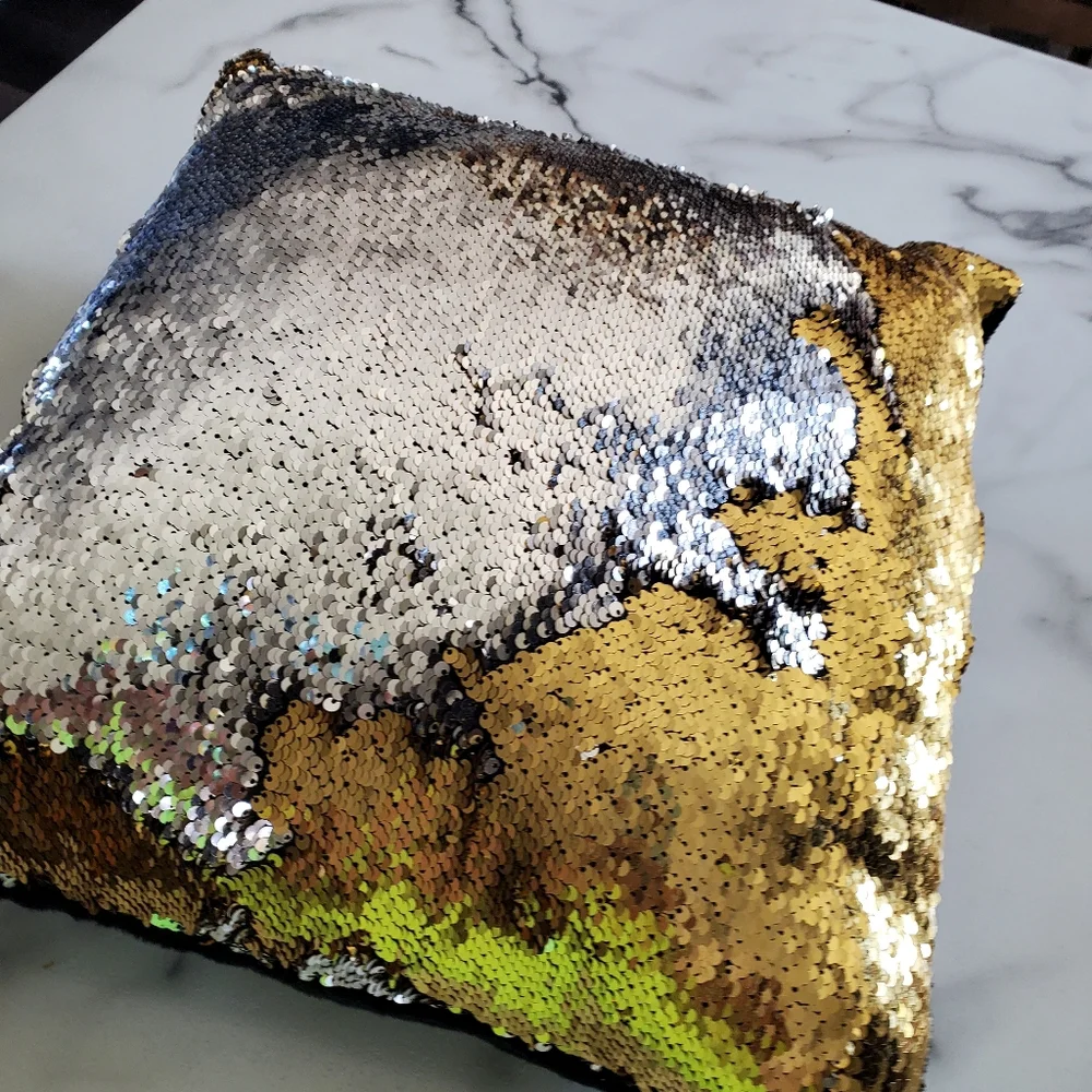 N/A sequin throw