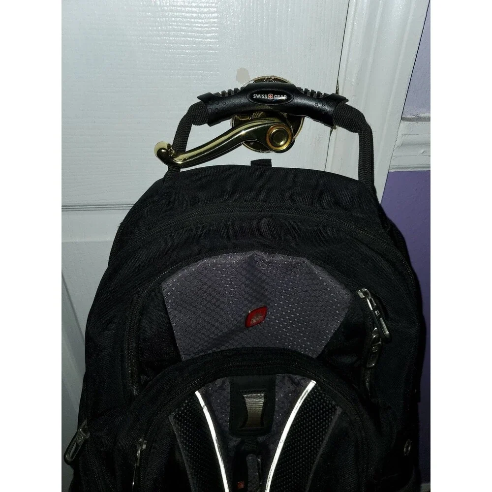 SwissGear big zippered