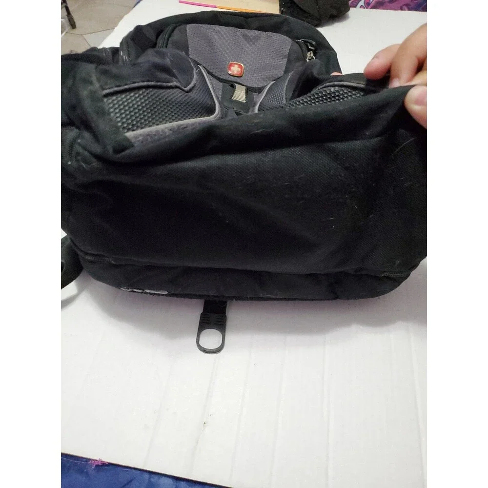 SwissGear big zippered