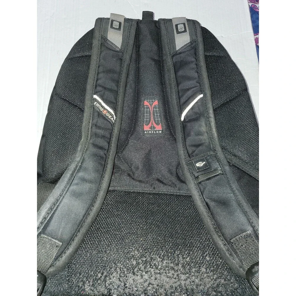 SwissGear big zippered