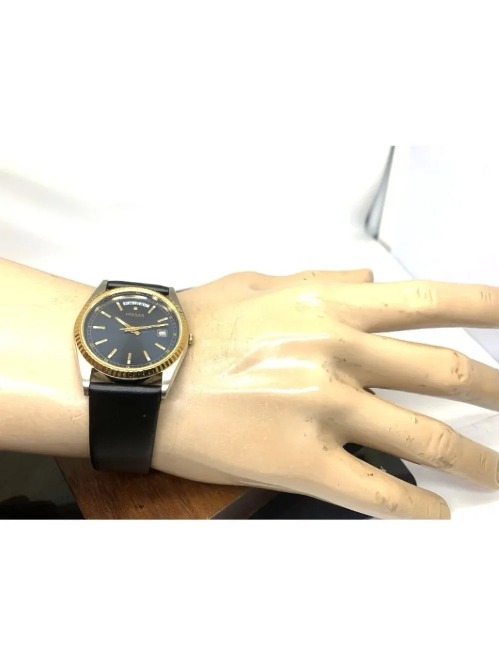 Pulsar men watch