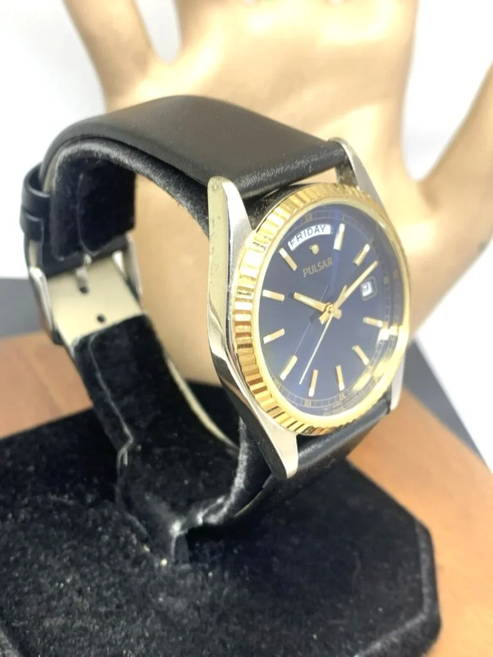 Pulsar men watch