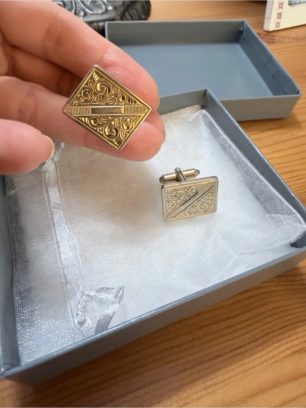 Krementz polished gold