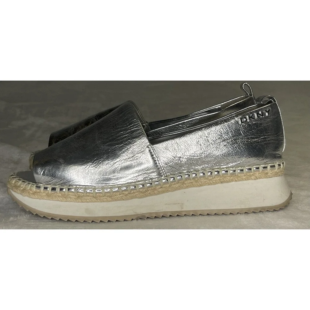 DKNY Orza Open Toe Wedge Size 9.5 Silver Platform Espadrille Sneaker Peep Toe