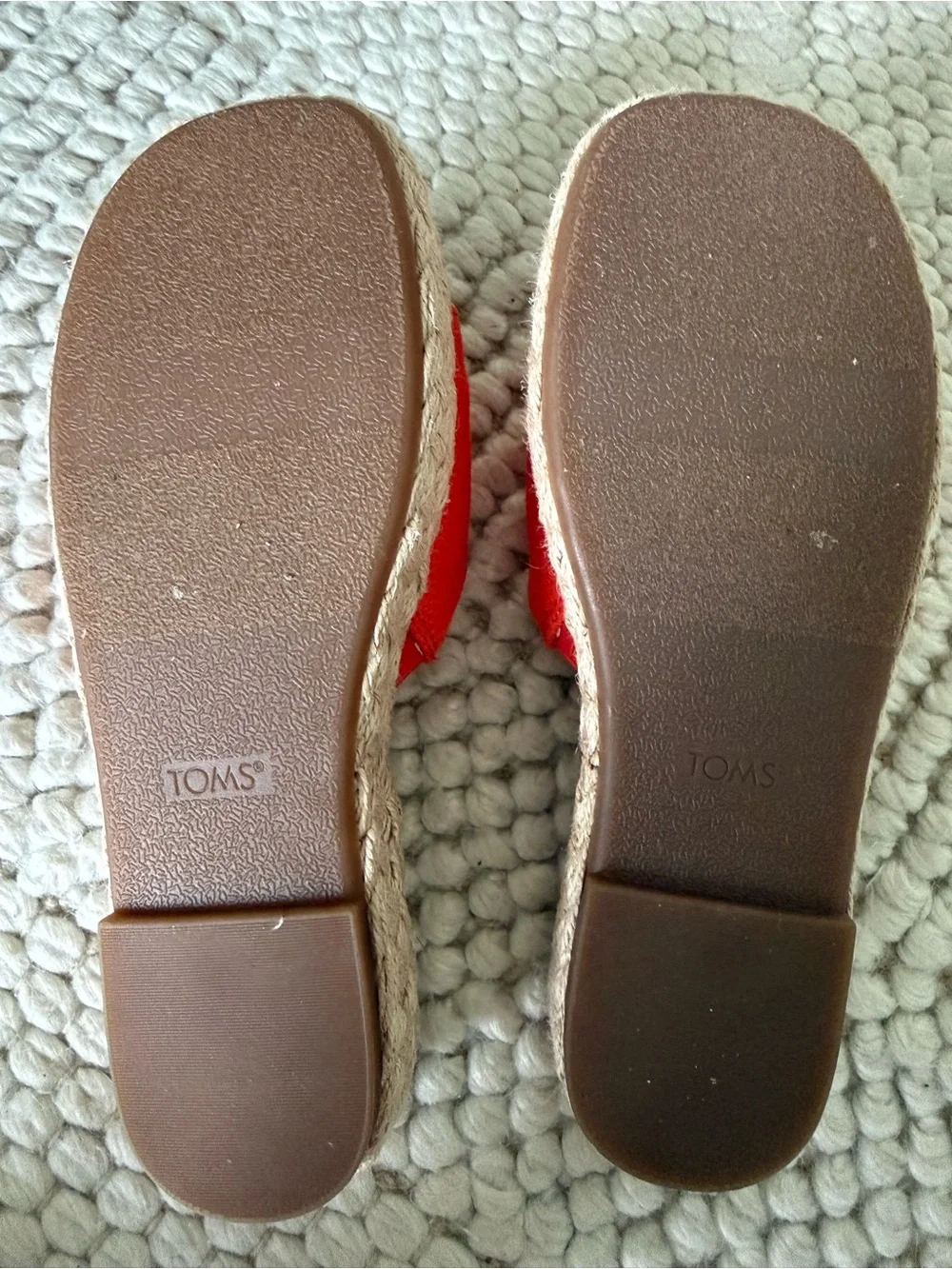 Toms tom’s orange
