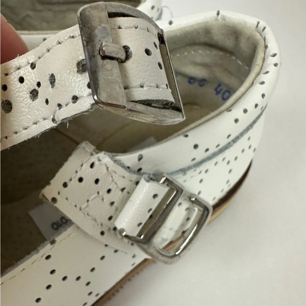 SWISS DOT Mon Petit Shoes T-Strap Hard Soles Size 8‎ Girls Leather