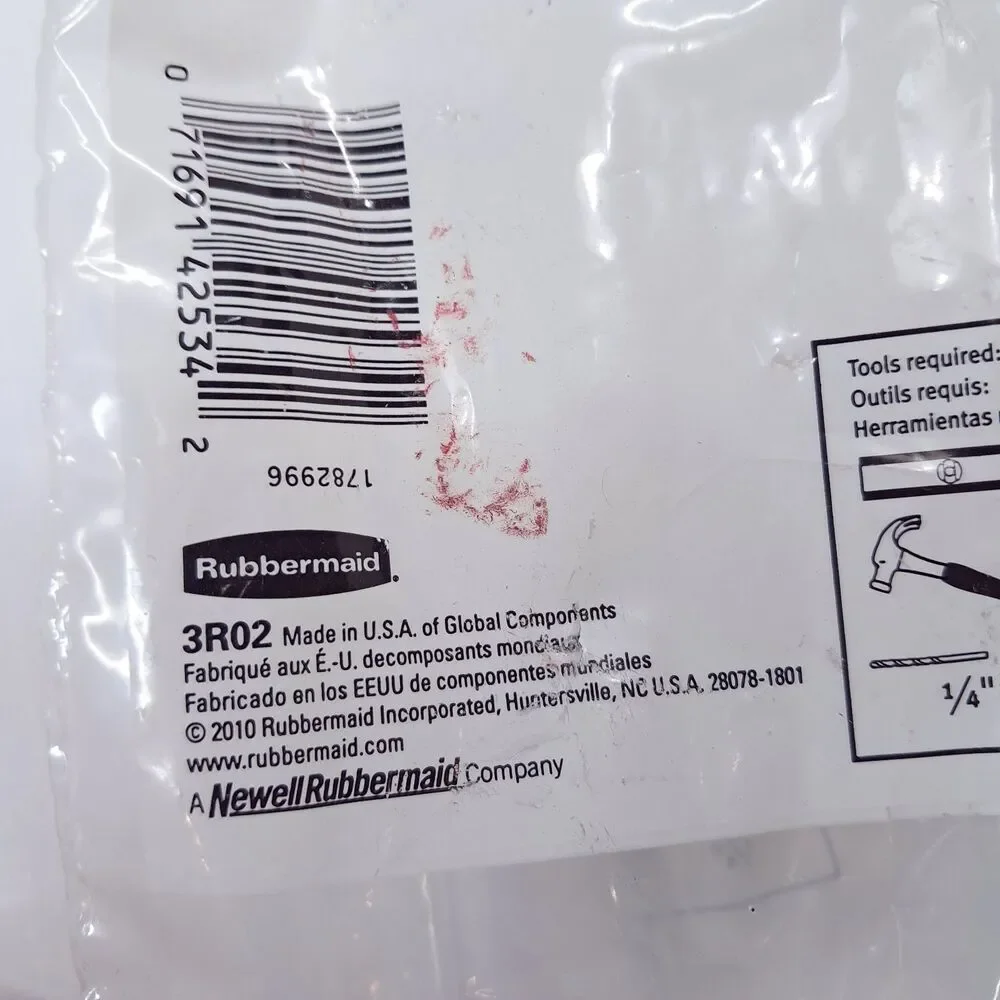 Rubbermaid new 3r02