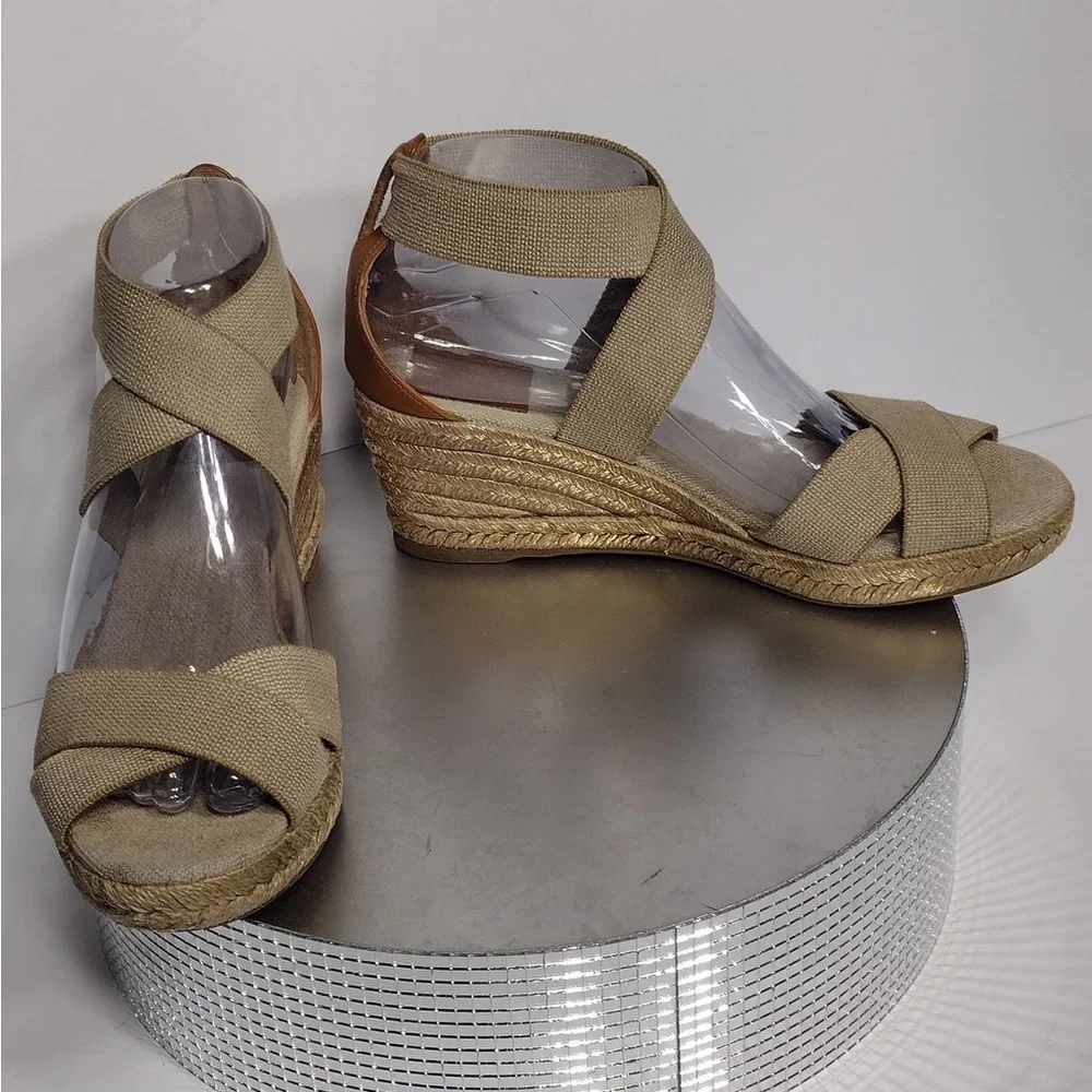 Tory Burch elegant tan