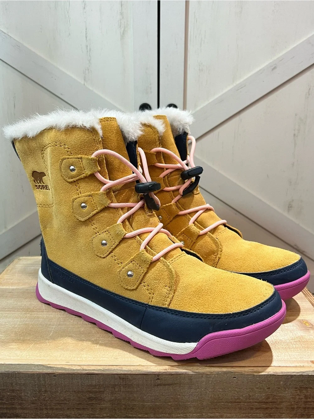 Sorel youth whitney