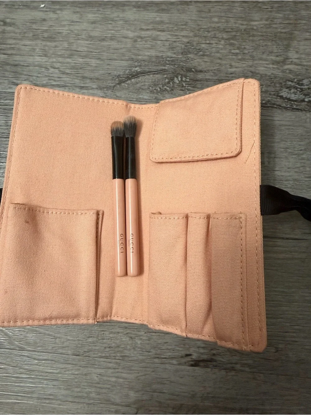 Gucci canvas brush