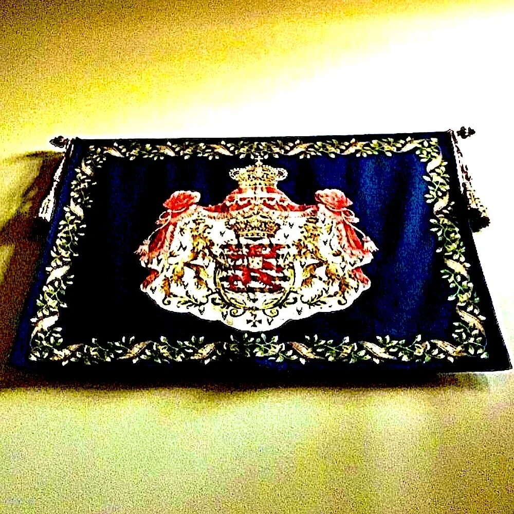 NWT TAPESTRIES II Fine Art Tapestry Old World Heraldic Lions Coat of Arms 76x56”