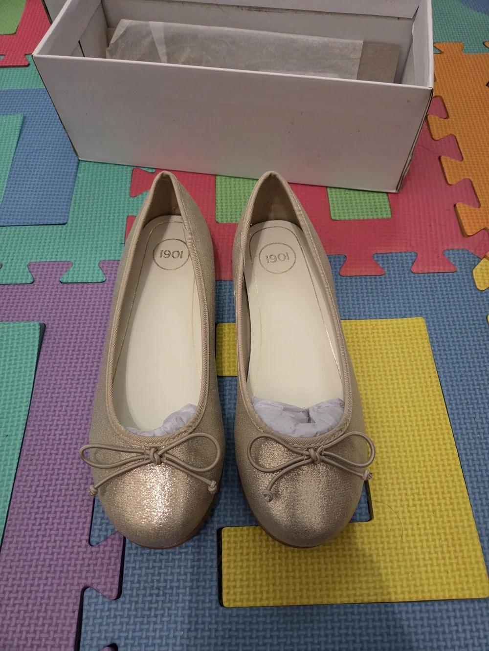 1901 glitter detailed