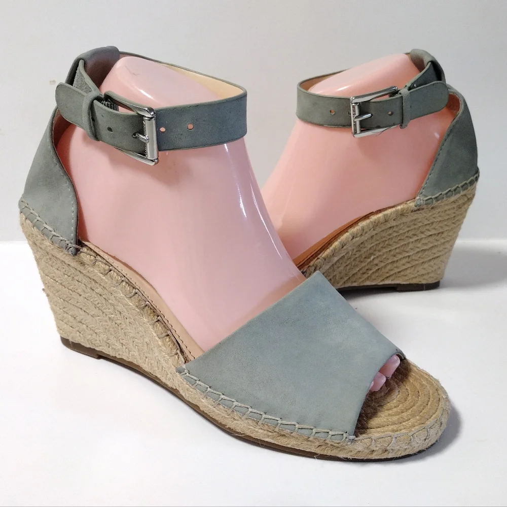 Vince Camuto heel toe