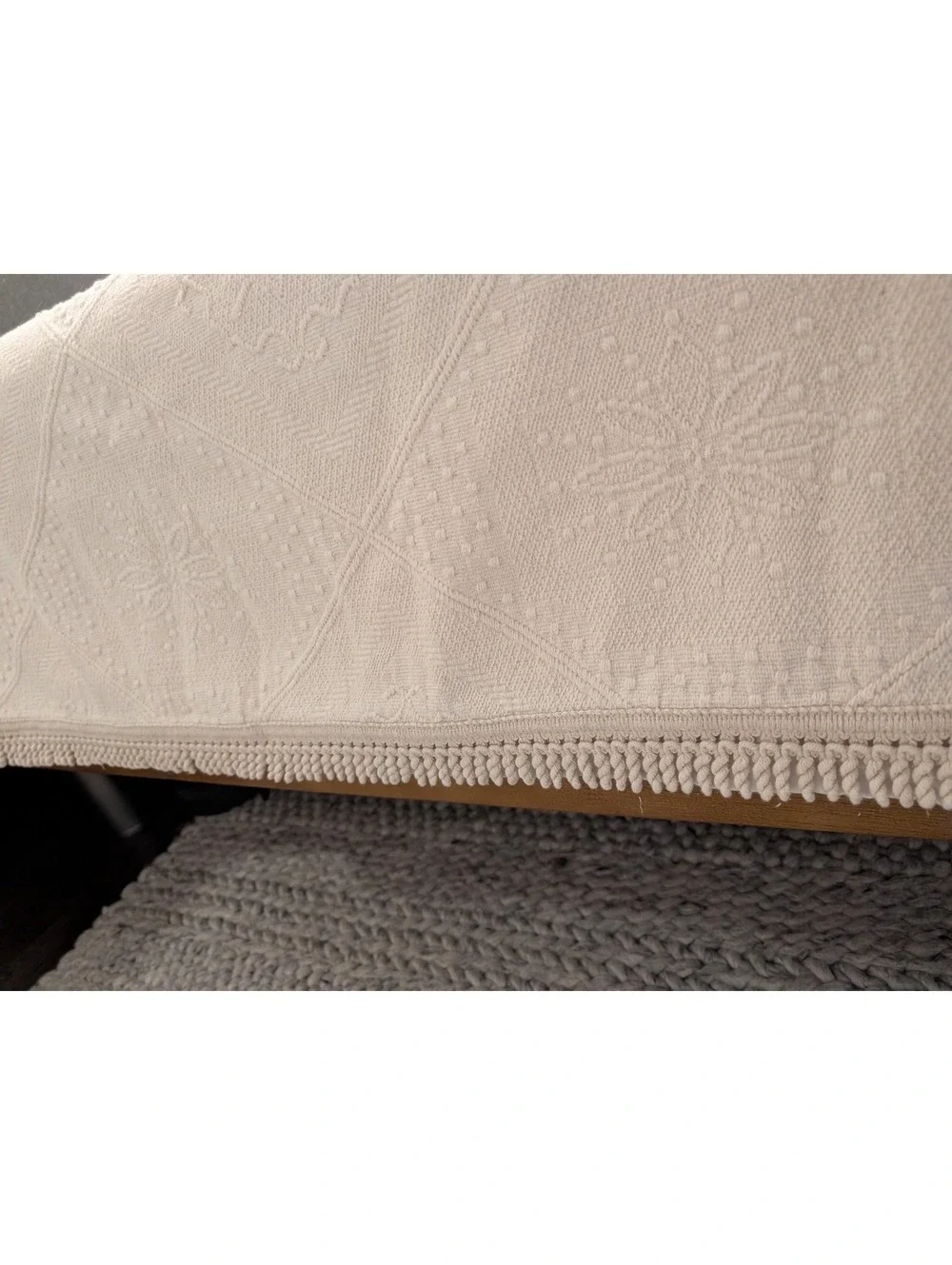 Vtg King Egyptian Cotton Matelassé Coverlet  Made in Portugal  Ivory/Tan Fringed
