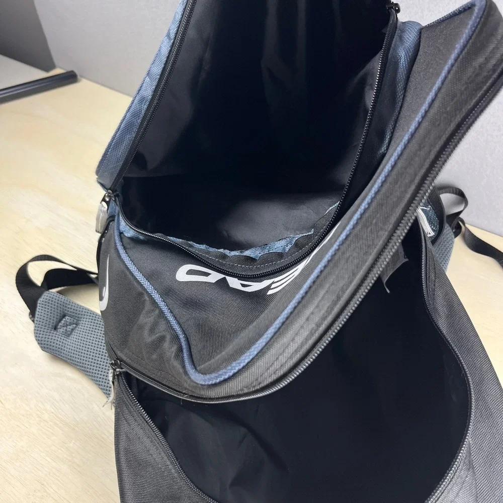 Head zippered water