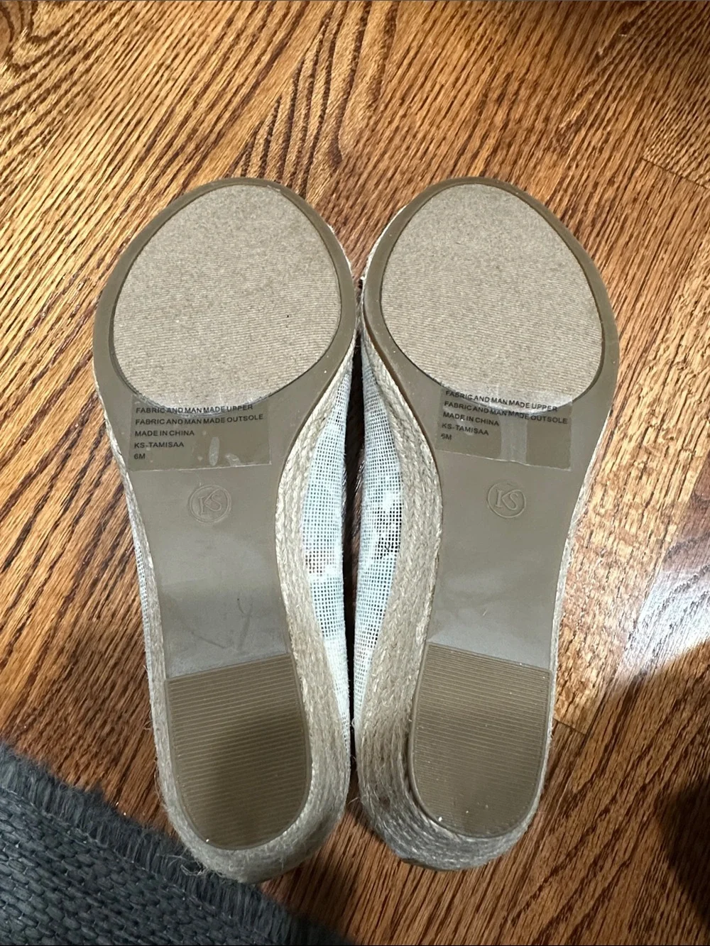 Karen Scott Light Silver Ballet Flats with Bow Trim